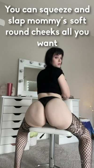 Mom Twerks Her Phat Ass For You While You Jerk Off