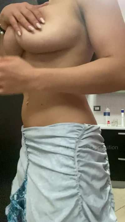 I love to share my tits
