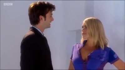 Billie kissing David Tennant on Doctor Who