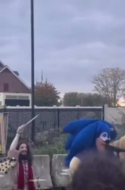 WHAT IS UP SONIC????!!1