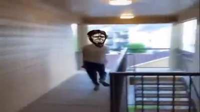 How Beast titan deliver the package vs Cart titan