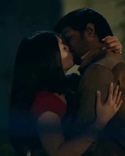 Sunaina Lip Lock Lip Lock