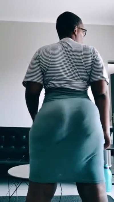 SKIRT BOUNCING