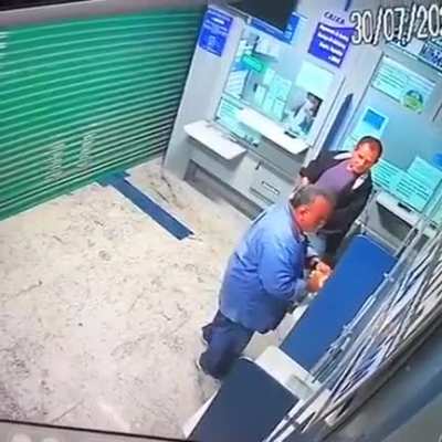 Alguem definitivamente não queria pagar uns juros