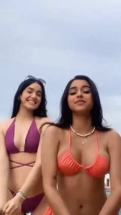 Valeriacarruyo with her friend
