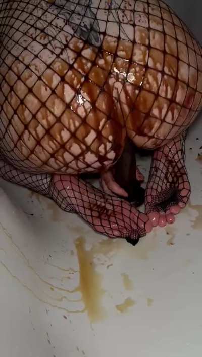 (Not scat) syrupy cheeks 🍯 come and get messy with me <3