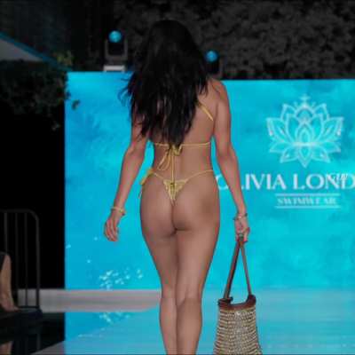 Jaskiran Kaur at Miami swim week (2024) slip at the end