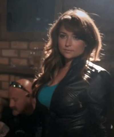 Milana Vayntrub