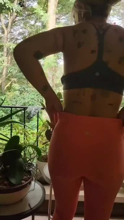 Sweaty top or Sweaty thong 💦👅 fuckdoll