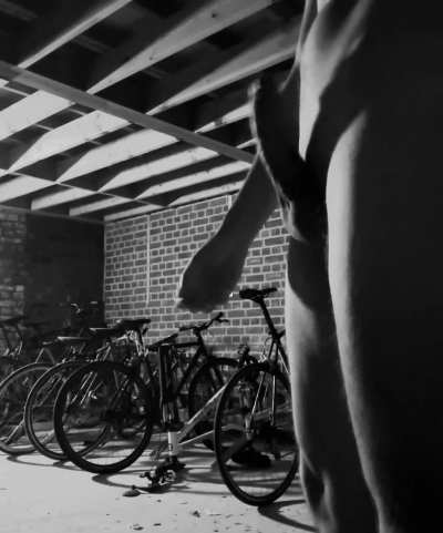 Public bike storage