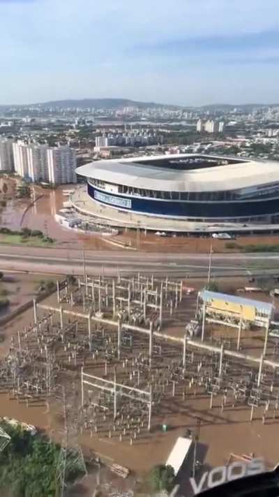 Tomada aérea do alagamento em Porto Alegre