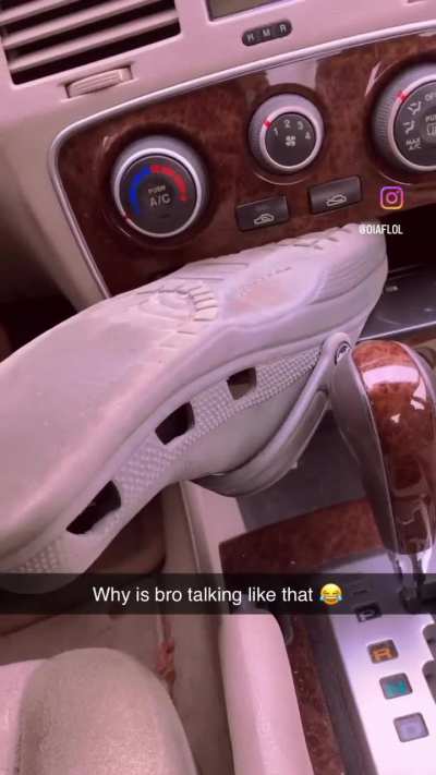Drake the type of anime character to talk like this 
