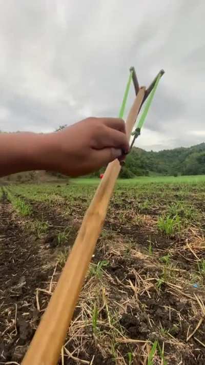Iron Nail Slingshot 