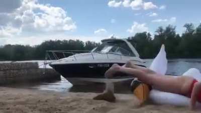 Scorpion reunited with sand