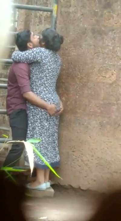 three different mallu couples enjoying outside hostel gate[<wbr>10Min<wbr>s/11V<wbr>ids]