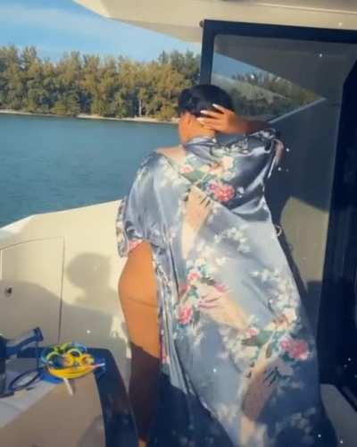 👀🍑