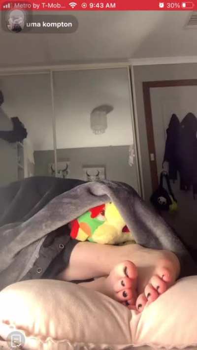 (5)