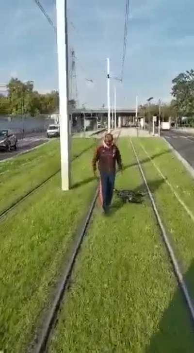 to warn a cyclist
