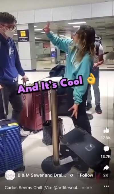 No one deserves to be spoken to this way, regardless of how many drinks she’s had or how scared she may be of flying. Carlos needs to 🏃🏻‍♀️
