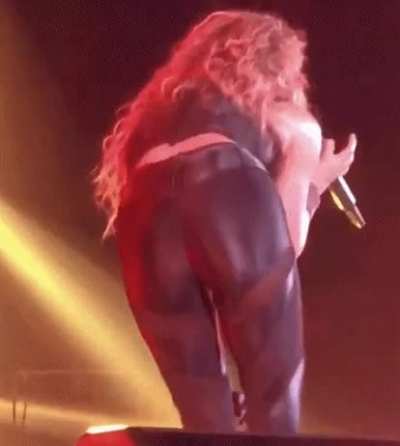 Damm that ass of Shakira