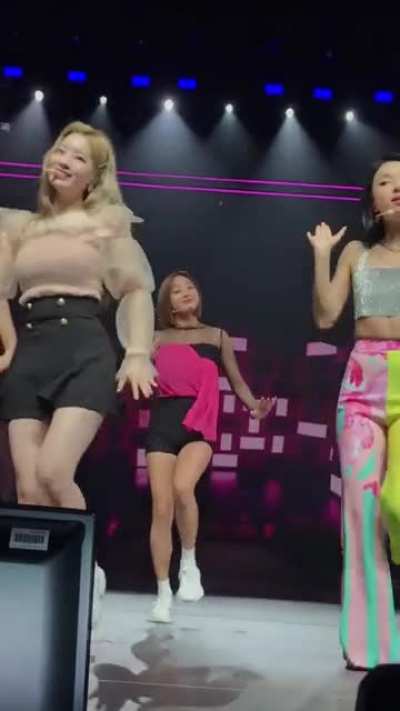 KIM DAHYUN