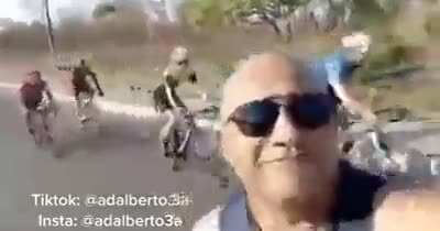 Tremendo zape le dio