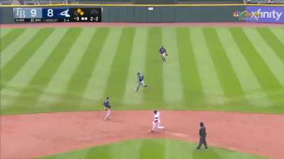 [Highlight] Adam Haseley (White Sox) hits a two out single to tie the game at 9!