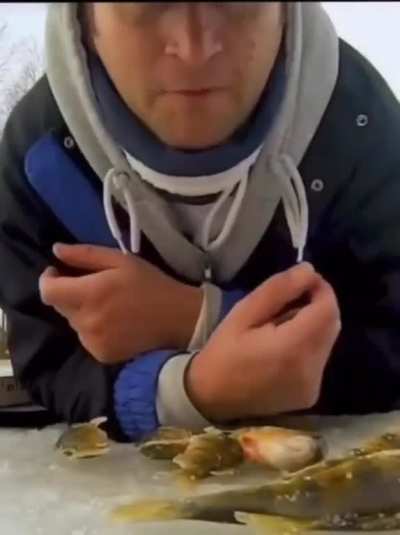 That fish has a pretty mouth