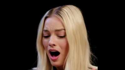 Margot Robbie's beautiful face when you put it in her ass