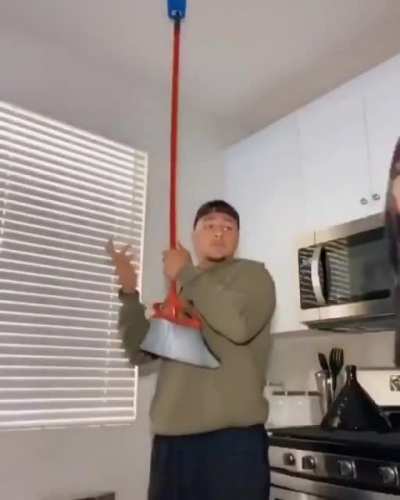Girl tries to prank Boyfriend