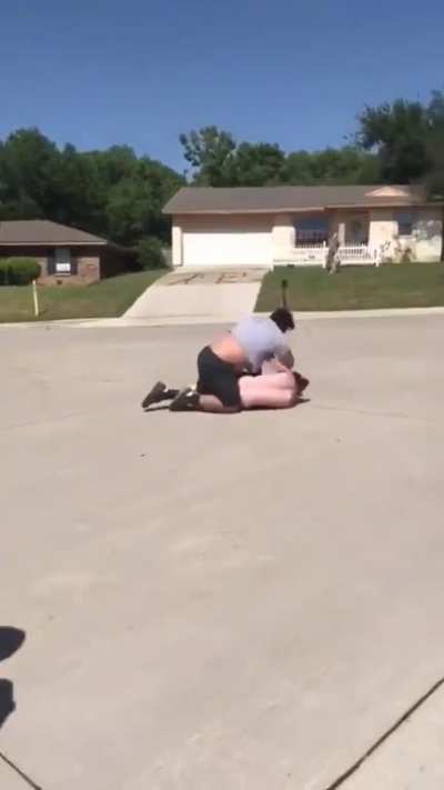 Guy dominates a 2 on 1 fight