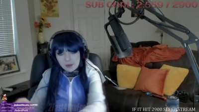 Minx stabs her White Claw (This time WITH audio)