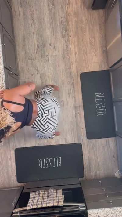 👀