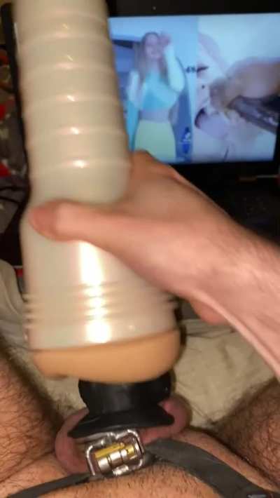 So much easy to fuck my fleshlight with a BBC dildo over my caged clitty 😝