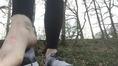 Early morning run and I’ve got them sweaty feet 🤤