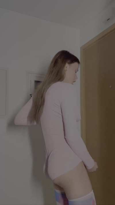This fiery girlcock pulses even more intensely in your mouth