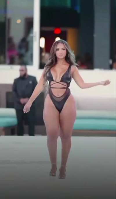 anyone know who this is 🥵🔥