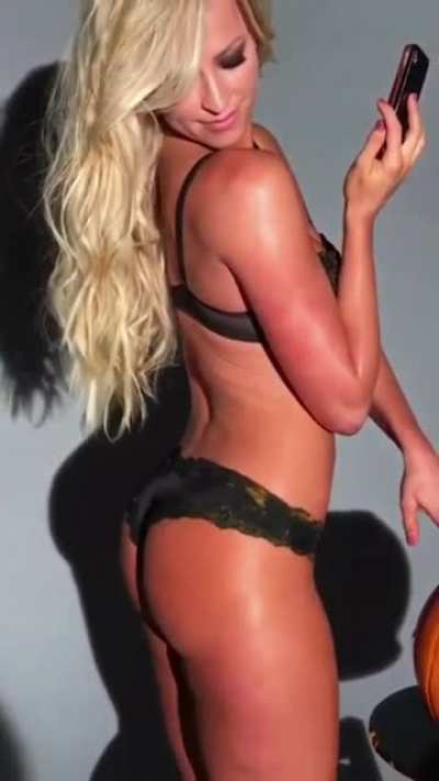 Slutty Summer Rae thotting it up for Halloween