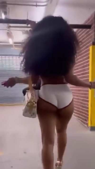 Her legs dawg😩<wbr>🥵🤤(Sl<wbr>ow-Mo<wbr>)