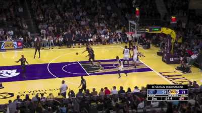 [Highlight] Lebron with the beautiful behind-the-back to DLo to extend the lead to 23