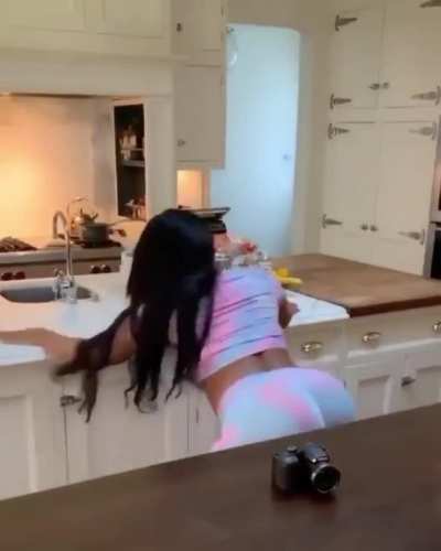 MeganTheStallion - Video #4476
