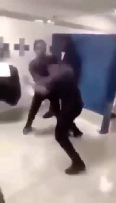 😂