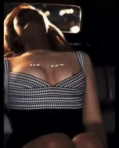 I’m not a drug guy but words can’t explain how badly I wanna do a line off of Margot Robbie’s chest.