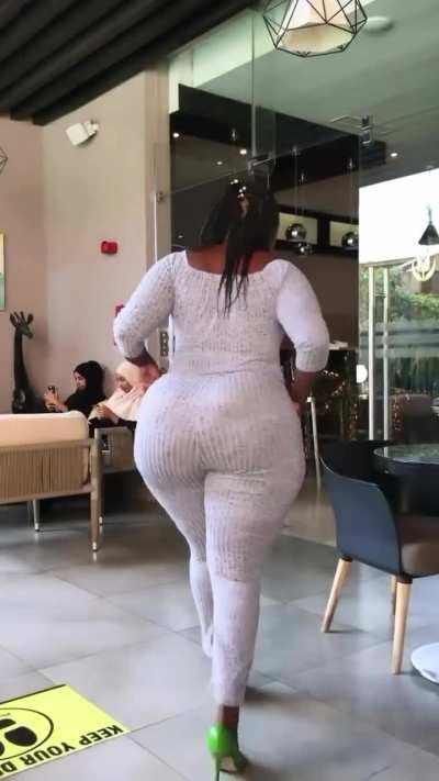 Kenyan thickness 😍
