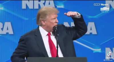 Trump likes his big strong guys 💪