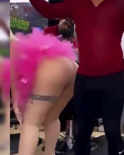 LaBlondeer Nalgona 🤤