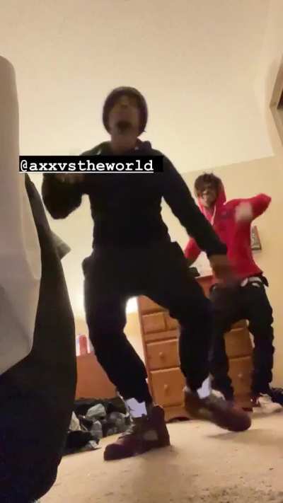 slur n axx dancing