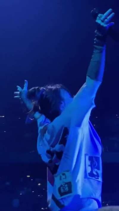 Billie's THIGHS!