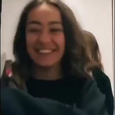 Tam bizim gruba göre bir video, hani hiç anime kız yok ya grupta