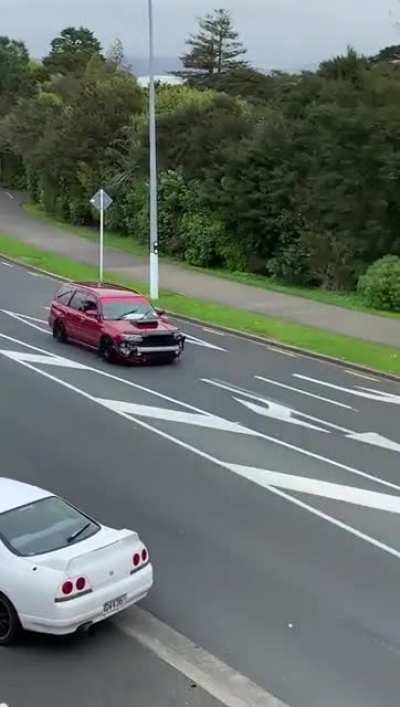 New Zealand Police chasing a fleeing vehicle
